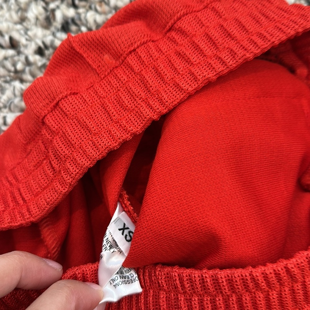 Area red pants - Picture 4 of 4